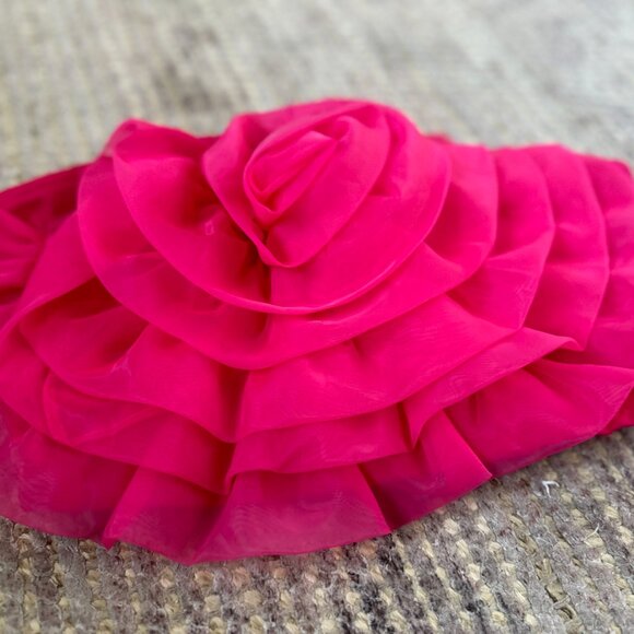 SHEIN | Privé Flower Decor Crop Tube Top - Picture 4 of 6